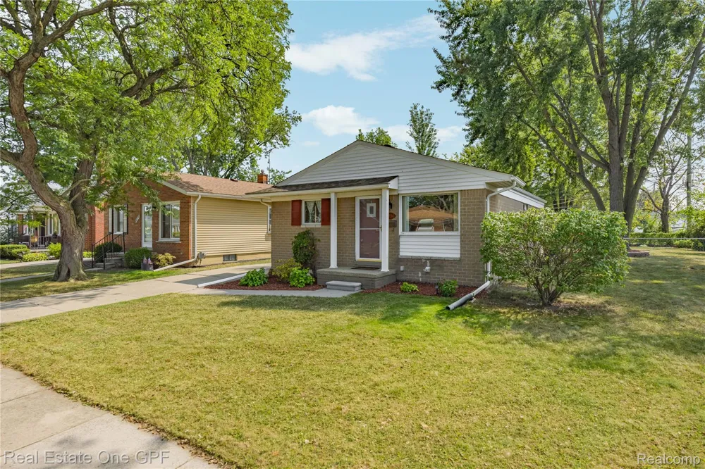 22316 Carolina Street St Clair Shores City, MI 48080