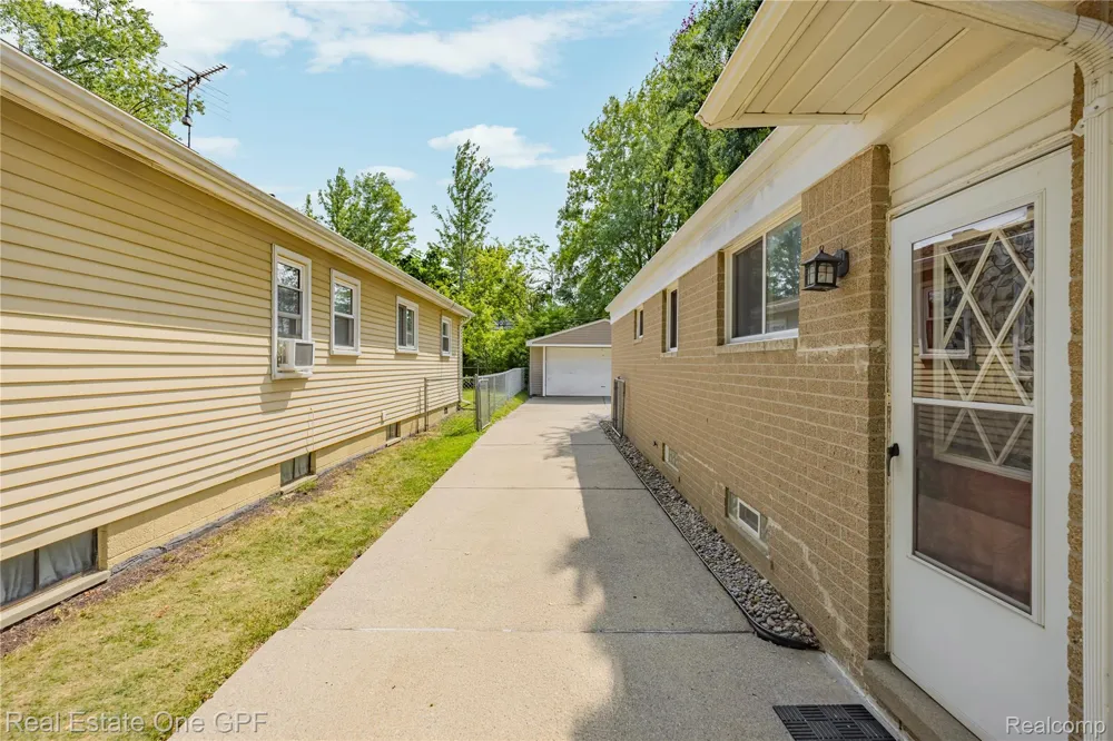 22316 Carolina Street St Clair Shores City, MI 48080