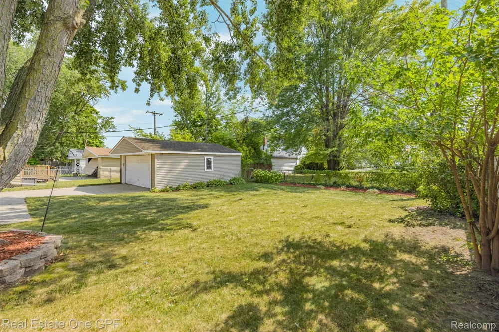 22316 Carolina Street St Clair Shores City, MI 48080