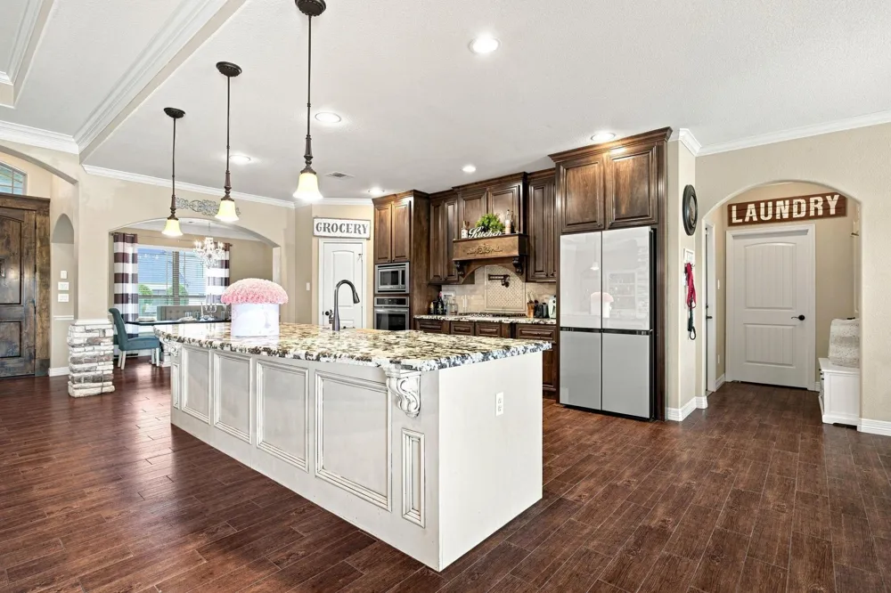 8999 Water Point Drive Beach City, TX 77523