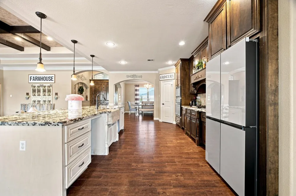 8999 Water Point Drive Beach City, TX 77523