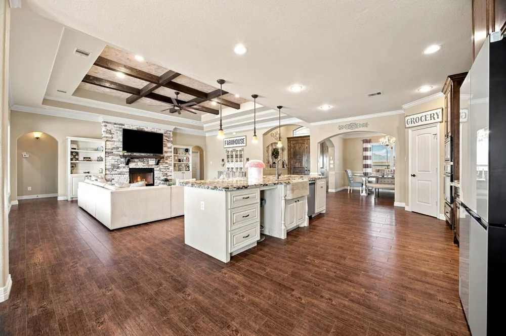 8999 Water Point Drive Beach City, TX 77523