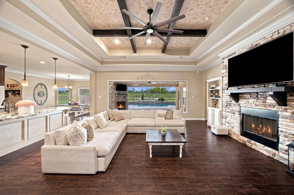 8999 Water Point Drive Beach City, TX 77523