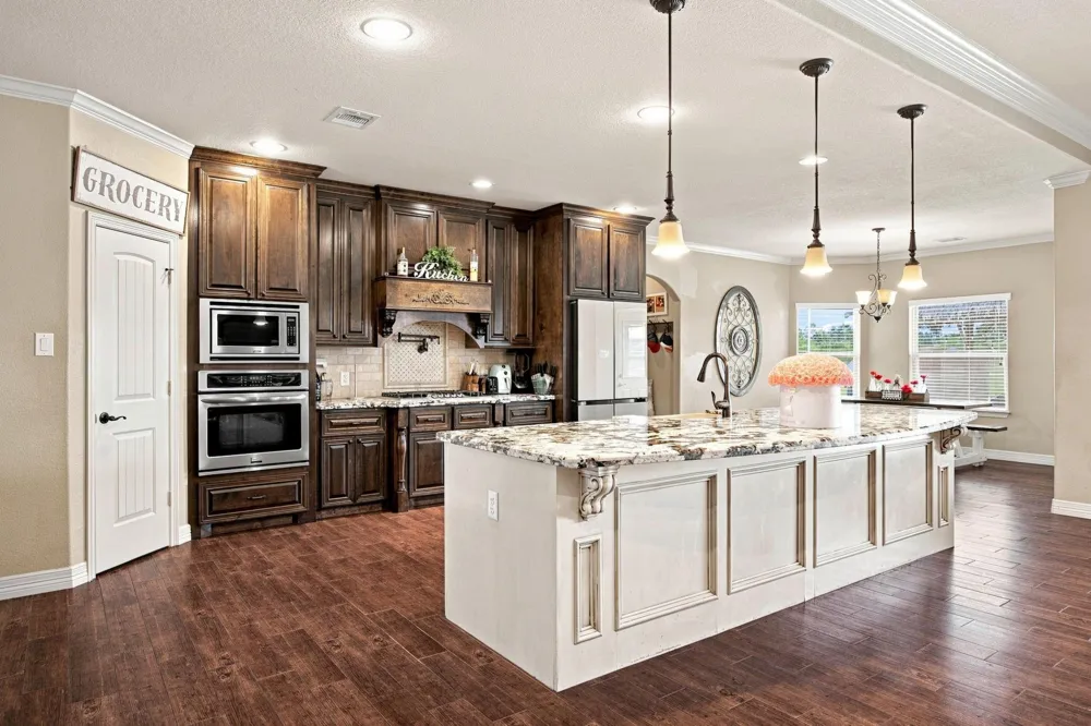 8999 Water Point Drive Beach City, TX 77523