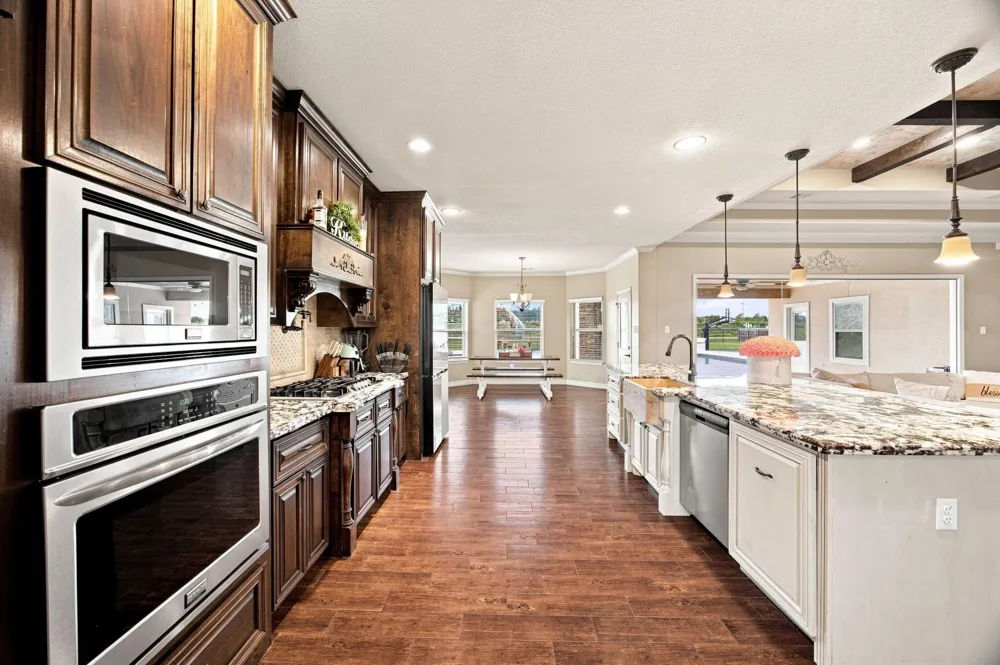 8999 Water Point Drive Beach City, TX 77523