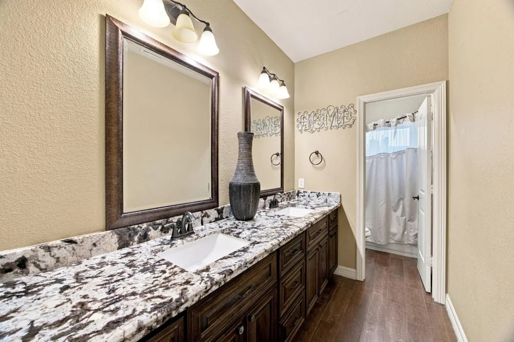 8999 Water Point Drive Beach City, TX 77523