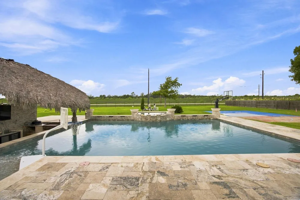 8999 Water Point Drive Beach City, TX 77523