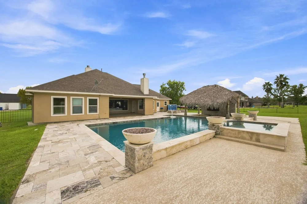 8999 Water Point Drive Beach City, TX 77523