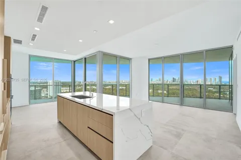 2411 Laguna Circle #2511