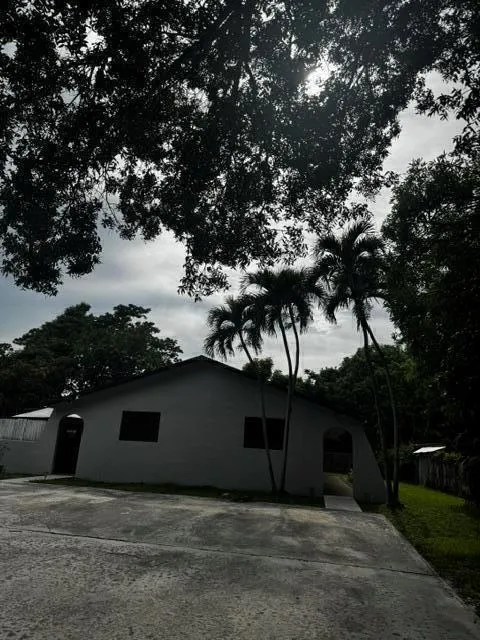 1871 W FOREST AVENUE #west