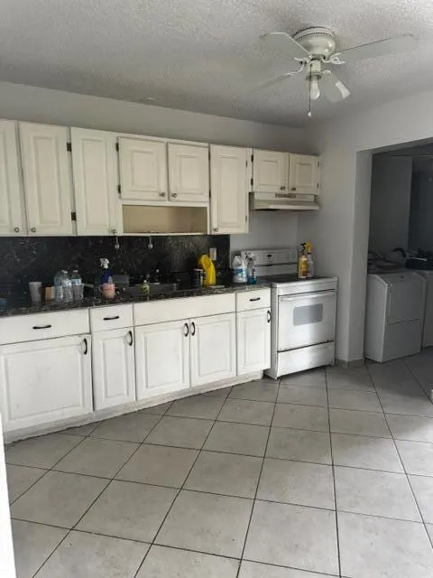 1871 W FOREST AVENUE #west Palm Springs, FL 33406