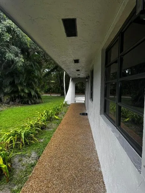 1871 W FOREST AVENUE #west Palm Springs, FL 33406