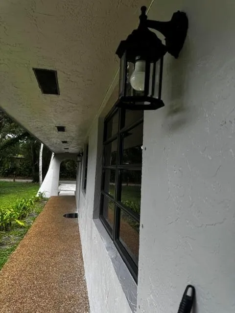 1871 W FOREST AVENUE #west Palm Springs, FL 33406