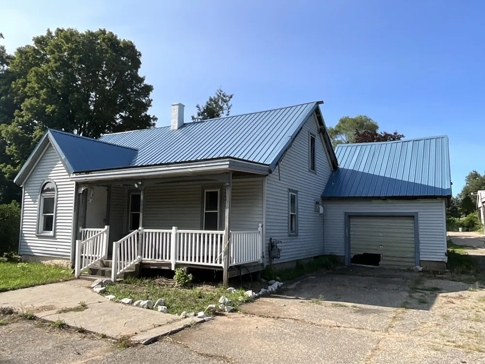 2031 10 Mile Road NE Algoma Township, MI 49321