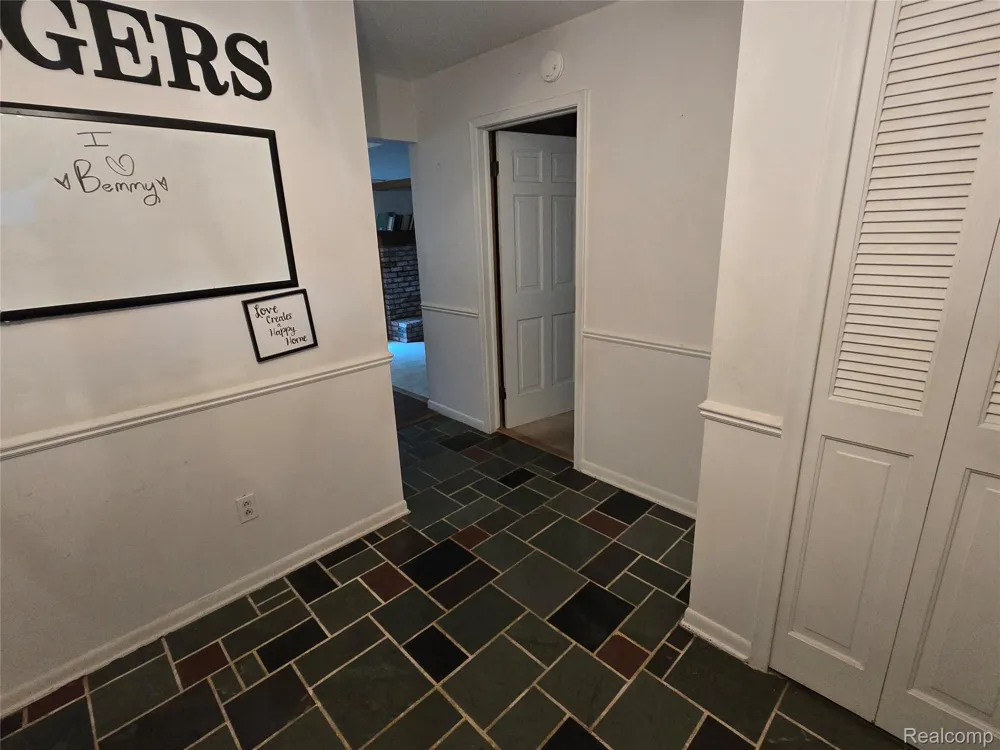 31129 Sturbridge Street Farmington Hills City, MI 48331