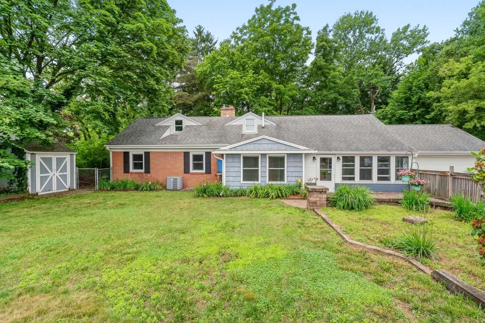 1218 Pinehurst Boulevard Kalamazoo Charter Township, MI 49006