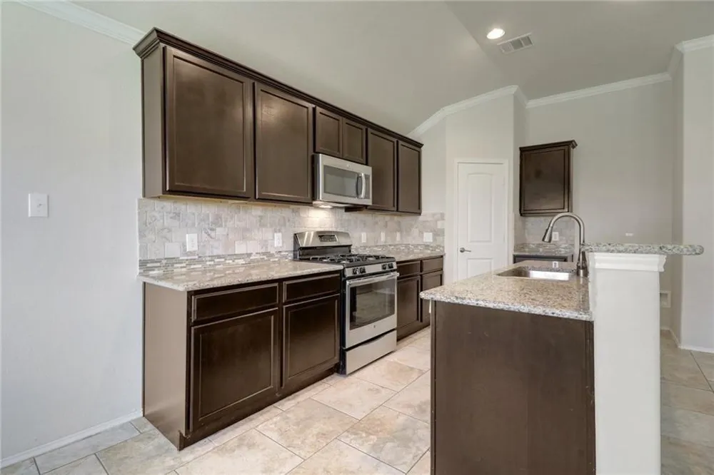 330 Briar Park Drive Georgetown, TX 78626