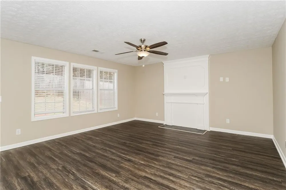 2462 Tolliver Drive Ellenwood, GA 30294
