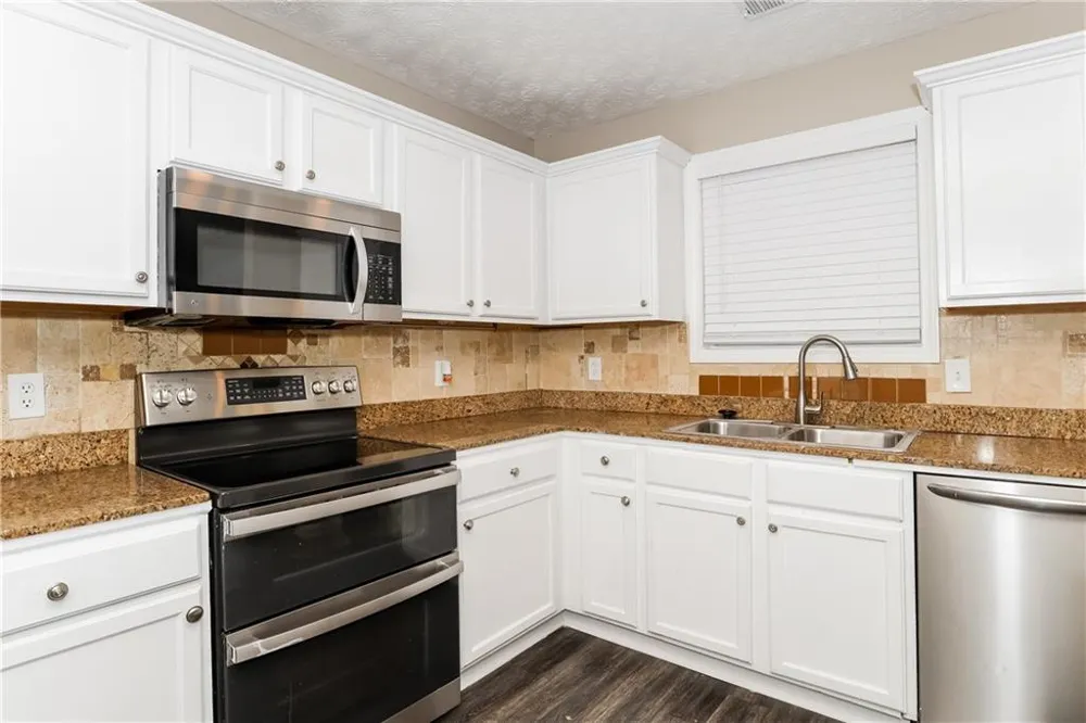 2462 Tolliver Drive Ellenwood, GA 30294