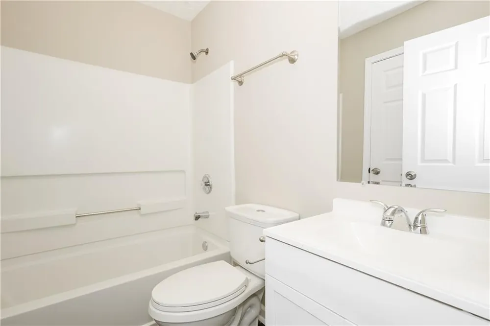 2462 Tolliver Drive Ellenwood, GA 30294