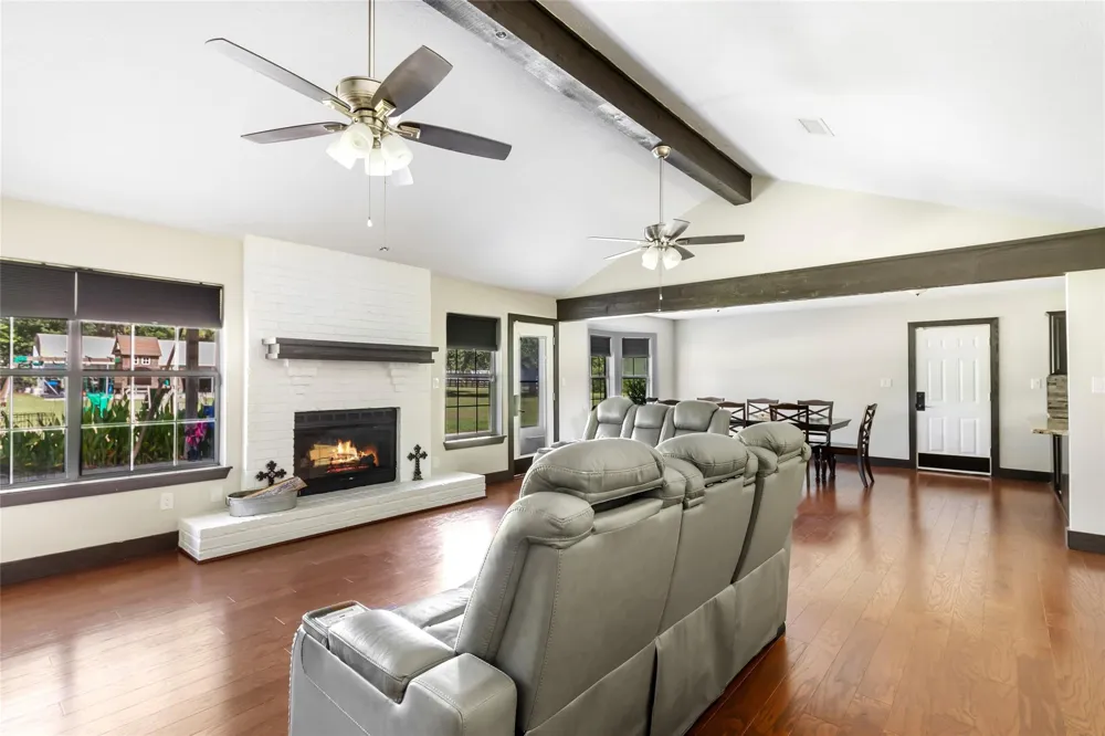 1415 County Road 2291 Cleveland, TX 77327