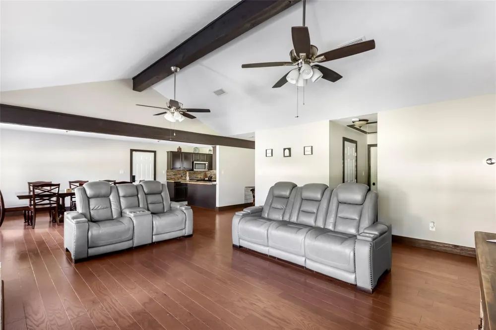 1415 County Road 2291 Cleveland, TX 77327