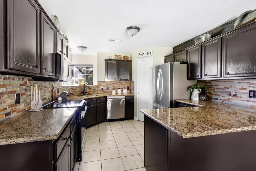 1415 County Road 2291 Cleveland, TX 77327