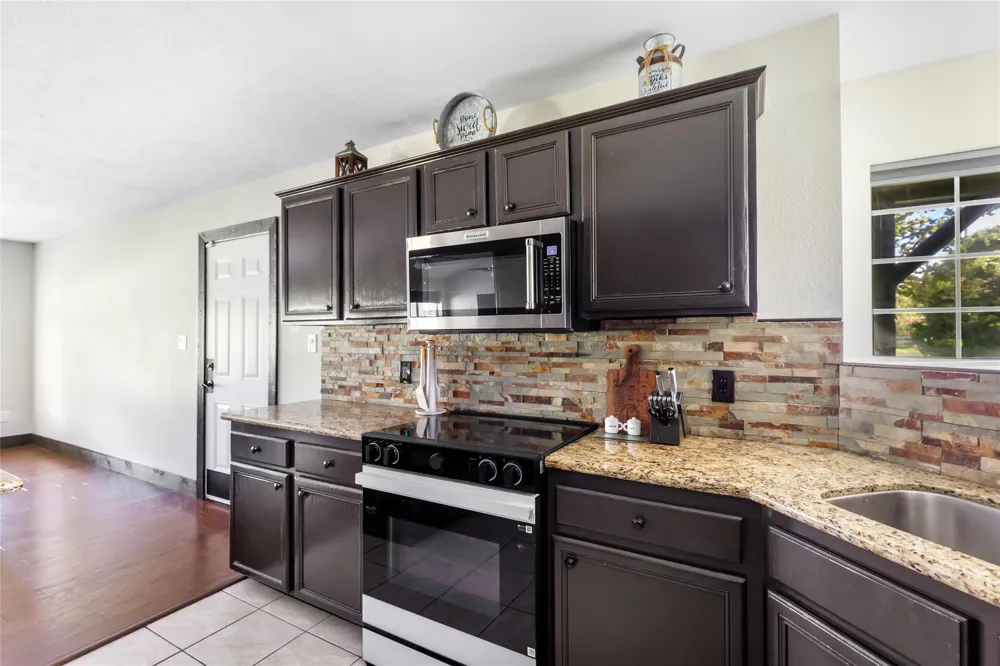 1415 County Road 2291 Cleveland, TX 77327