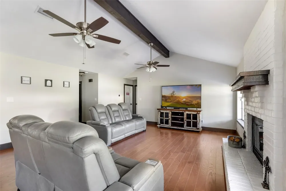 1415 County Road 2291 Cleveland, TX 77327