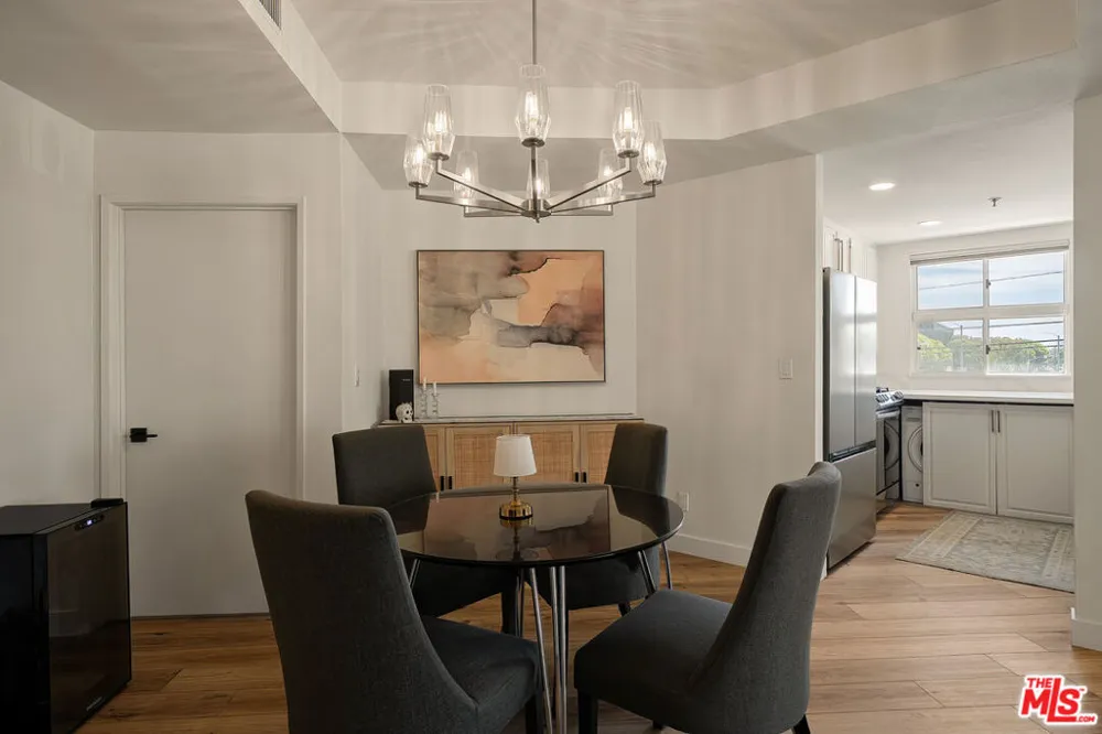 255 Main Street #101 Venice, CA 90291