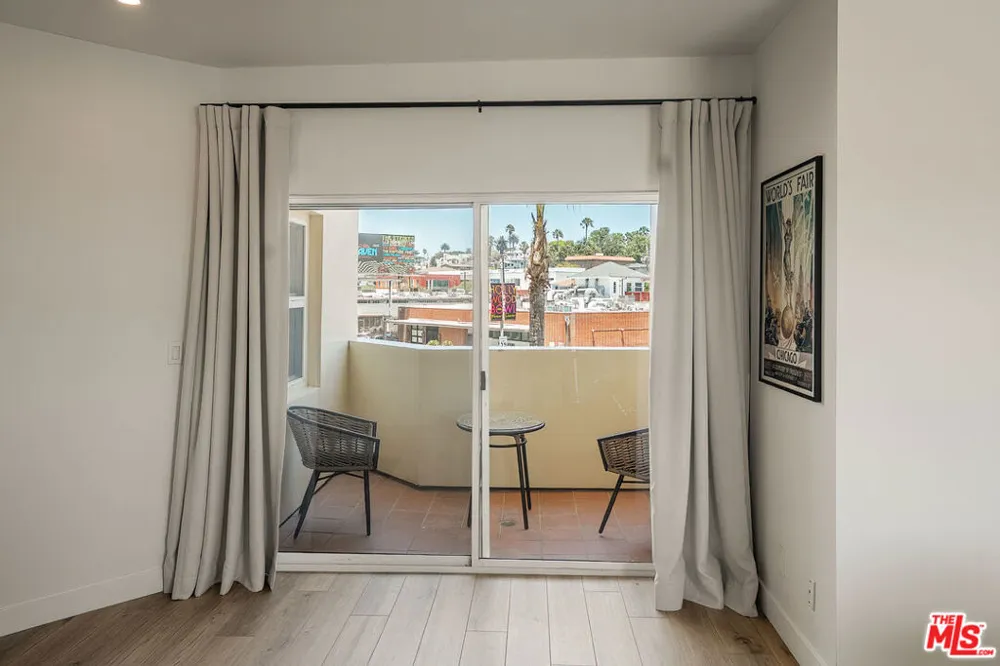 255 Main Street #101 Venice, CA 90291