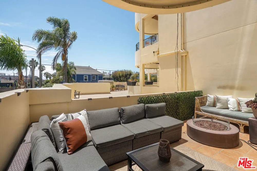 255 Main Street #101 Venice, CA 90291