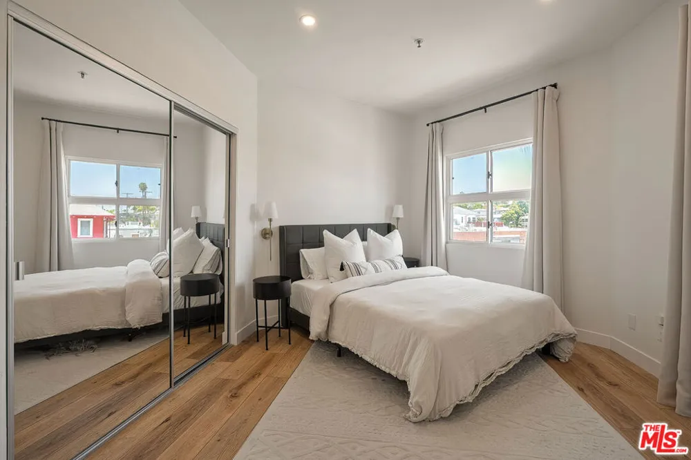 255 Main Street #101 Venice, CA 90291