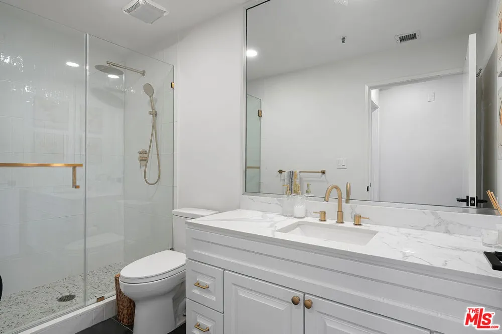 255 Main Street #101 Venice, CA 90291