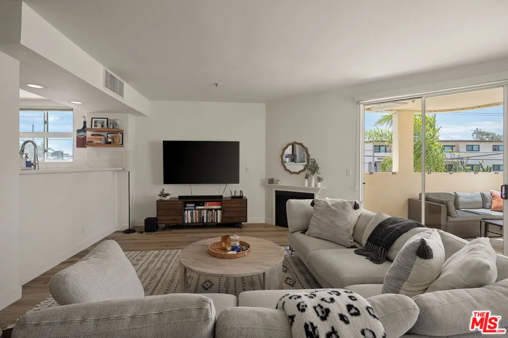255 Main Street #101 Venice, CA 90291