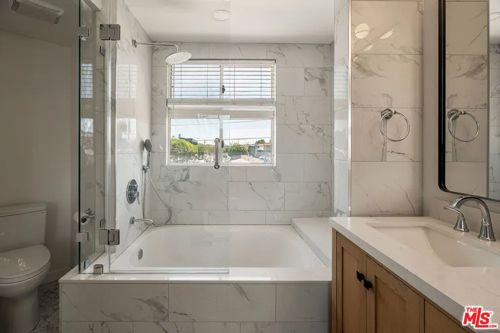 255 Main Street #101 Venice, CA 90291