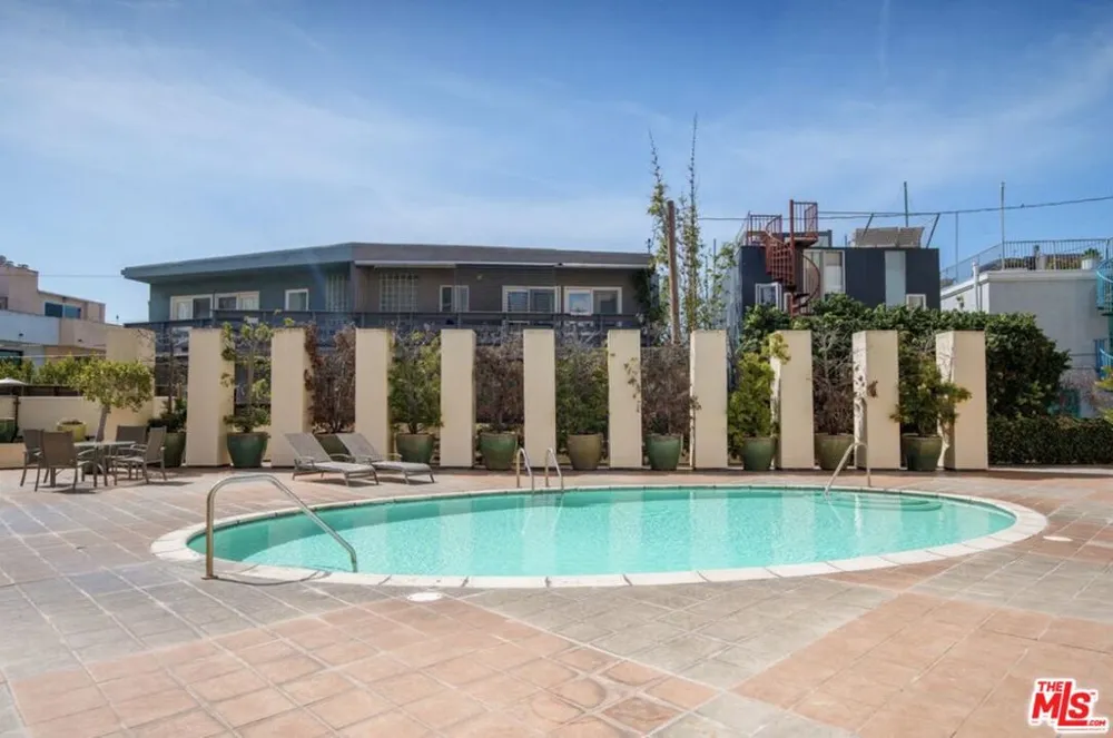 255 Main Street #101 Venice, CA 90291