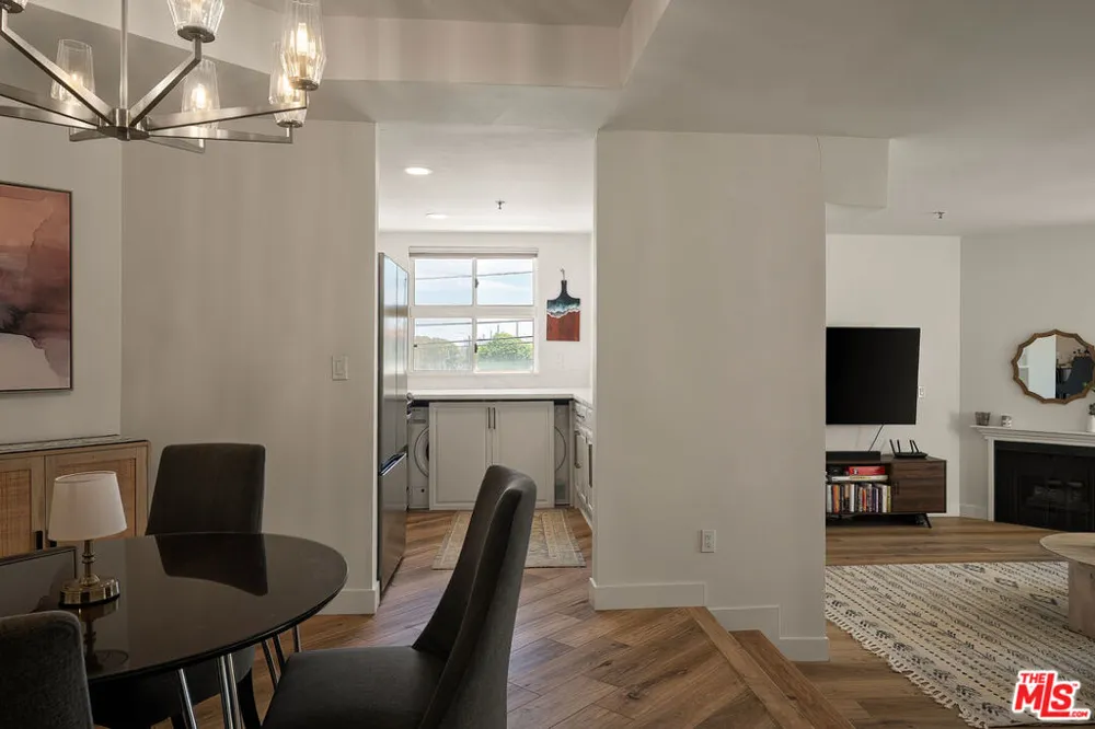 255 Main Street #101 Venice, CA 90291