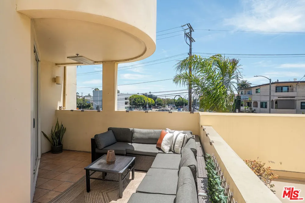 255 Main Street #101 Venice, CA 90291