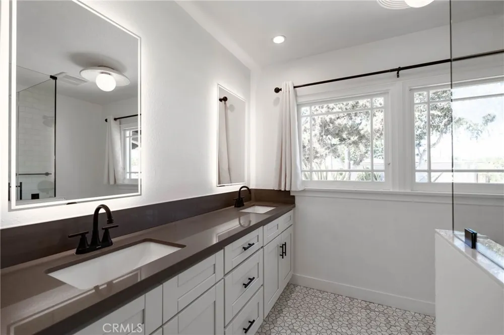 1104 W Palm Avenue Orange, CA 92868