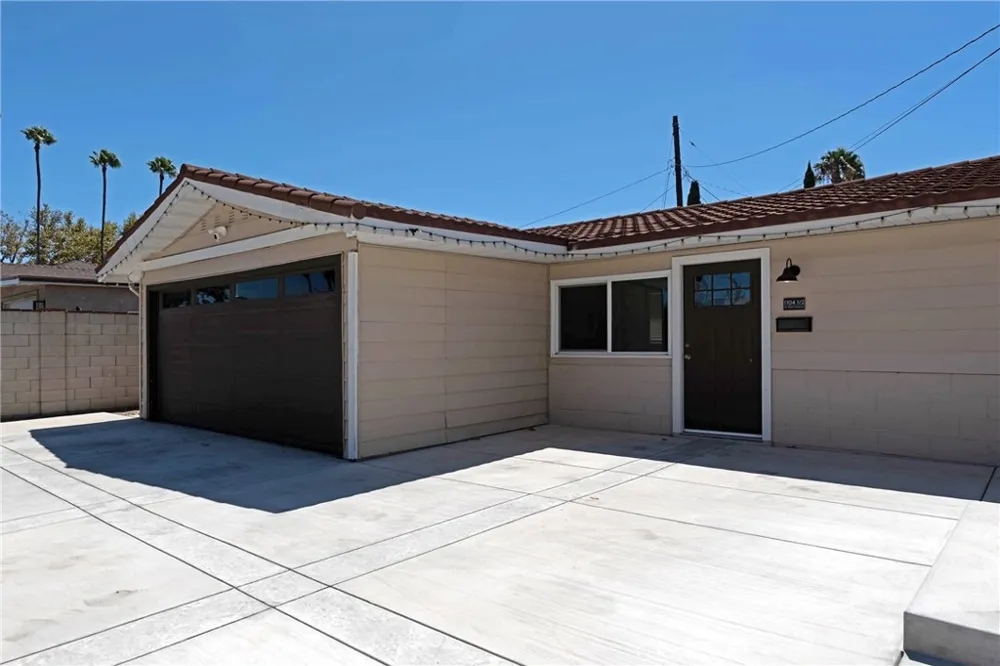 1104 W Palm Avenue Orange, CA 92868