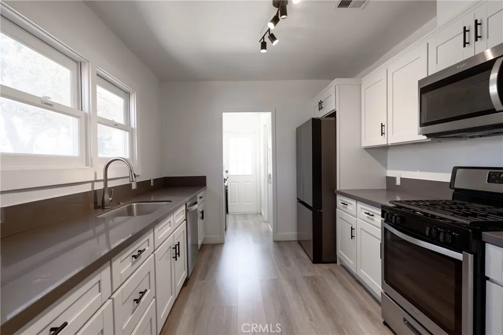 1104 W Palm Avenue Orange, CA 92868