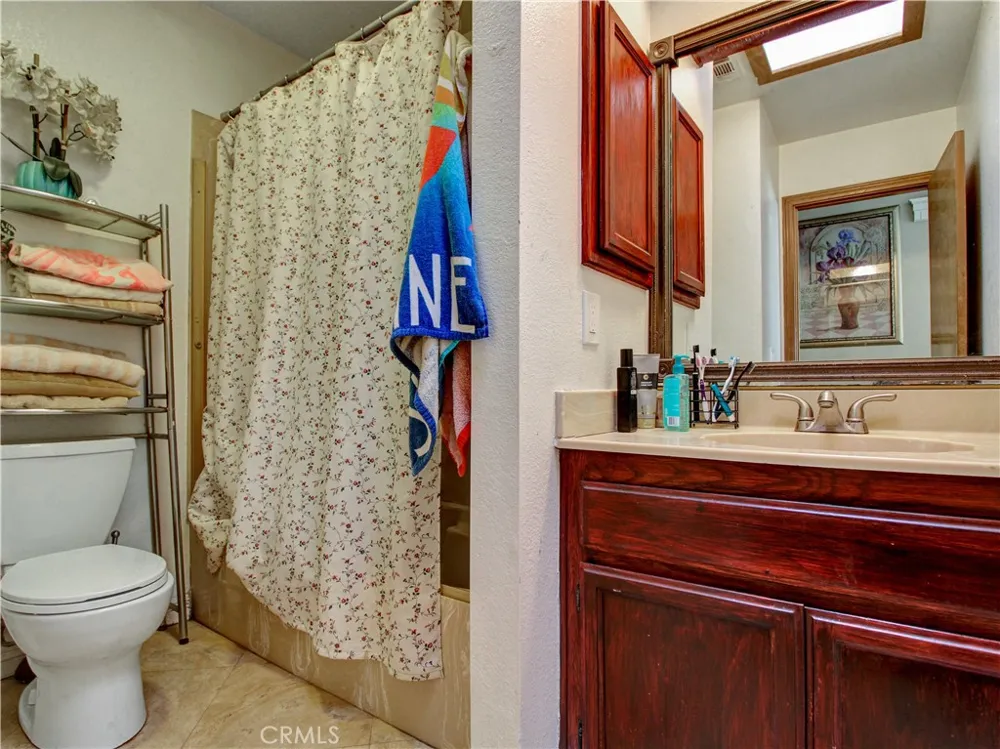 7831 Pismo Avenue Hesperia, CA 92345