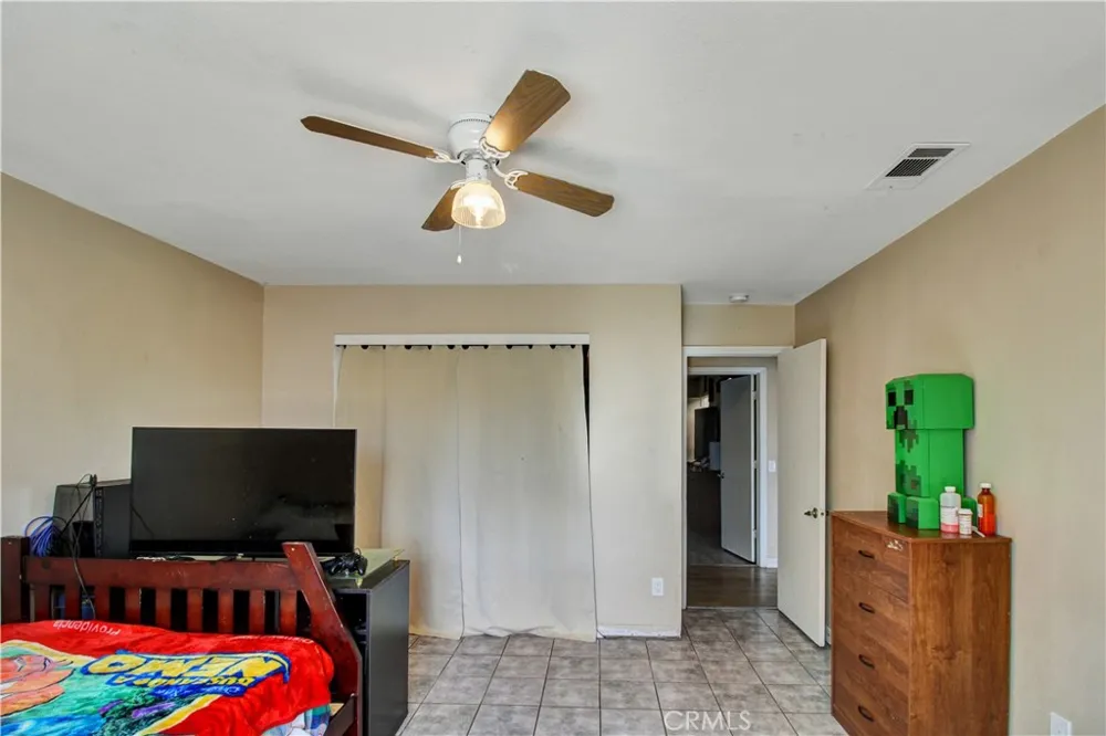 7831 Pismo Avenue Hesperia, CA 92345