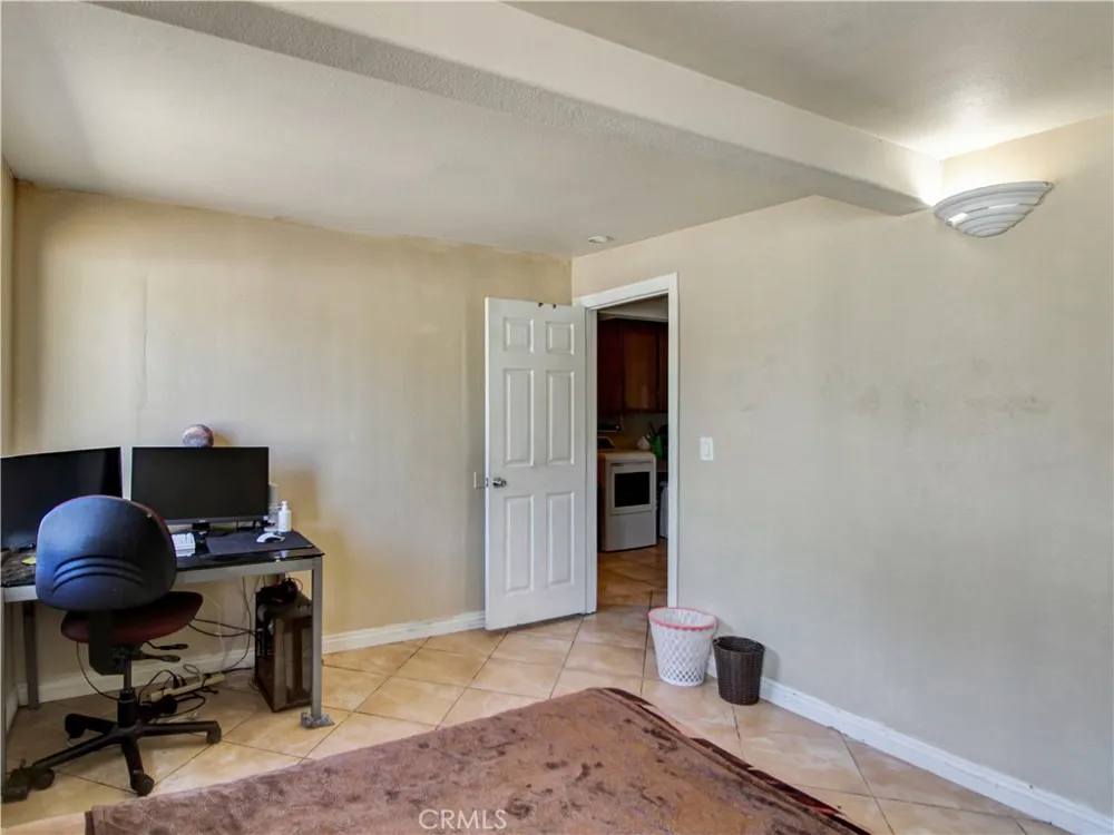 7831 Pismo Avenue Hesperia, CA 92345