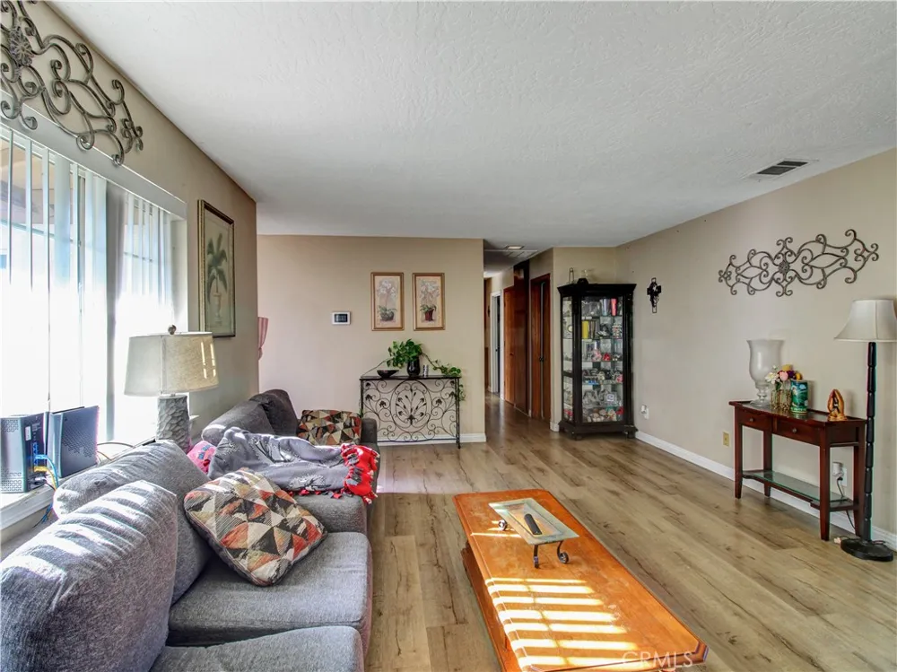 7831 Pismo Avenue Hesperia, CA 92345