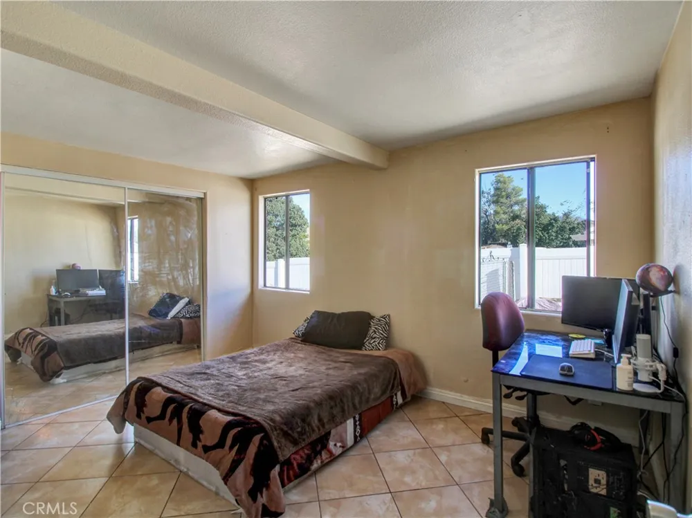 7831 Pismo Avenue Hesperia, CA 92345