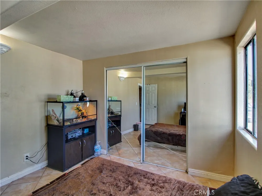 7831 Pismo Avenue Hesperia, CA 92345