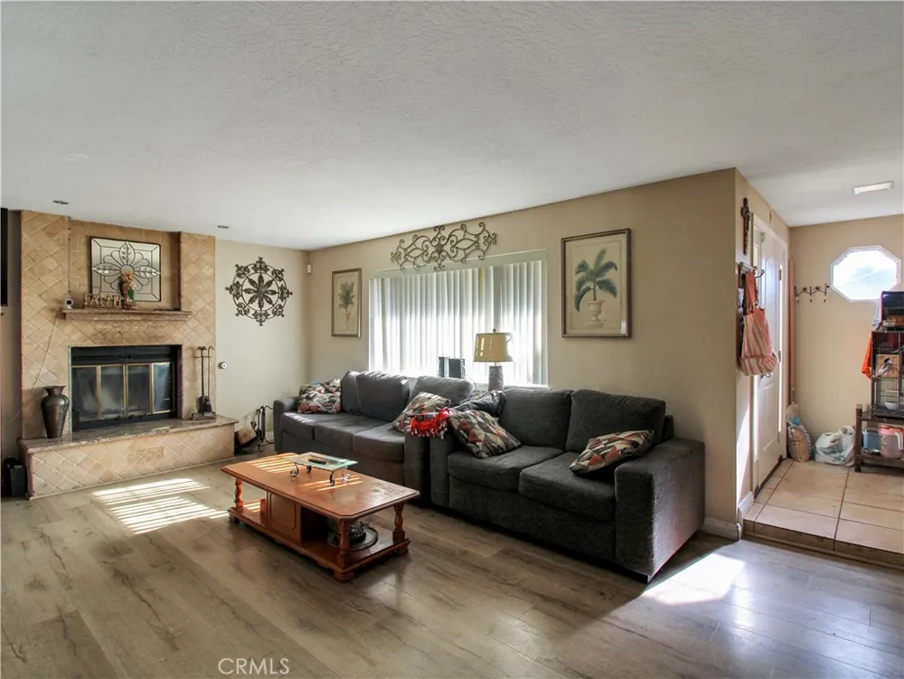 7831 Pismo Avenue Hesperia, CA 92345
