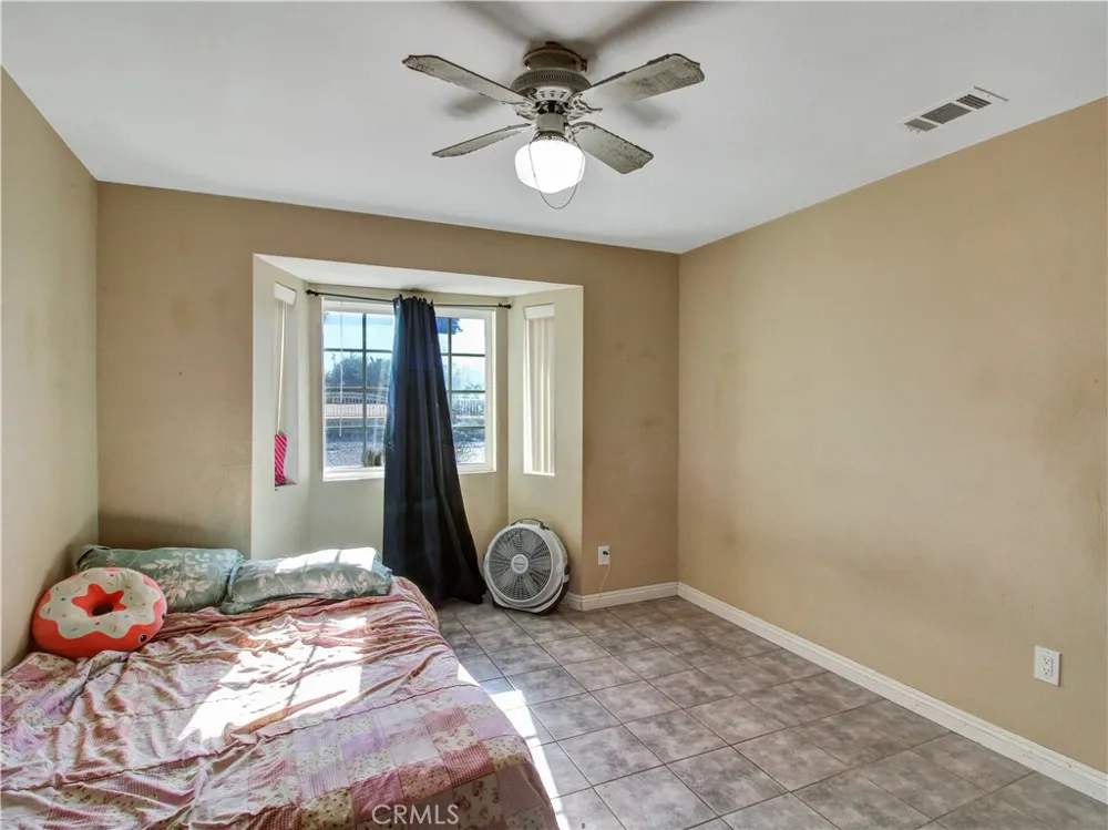 7831 Pismo Avenue Hesperia, CA 92345